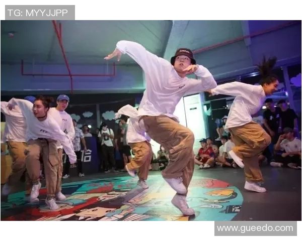 重庆街舞团队默契配合揭秘街头舞蹈的魅力与激情